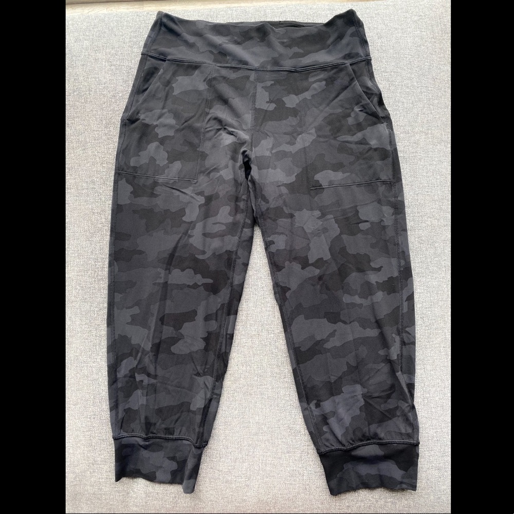 Lululemon Align high rise crop joggers